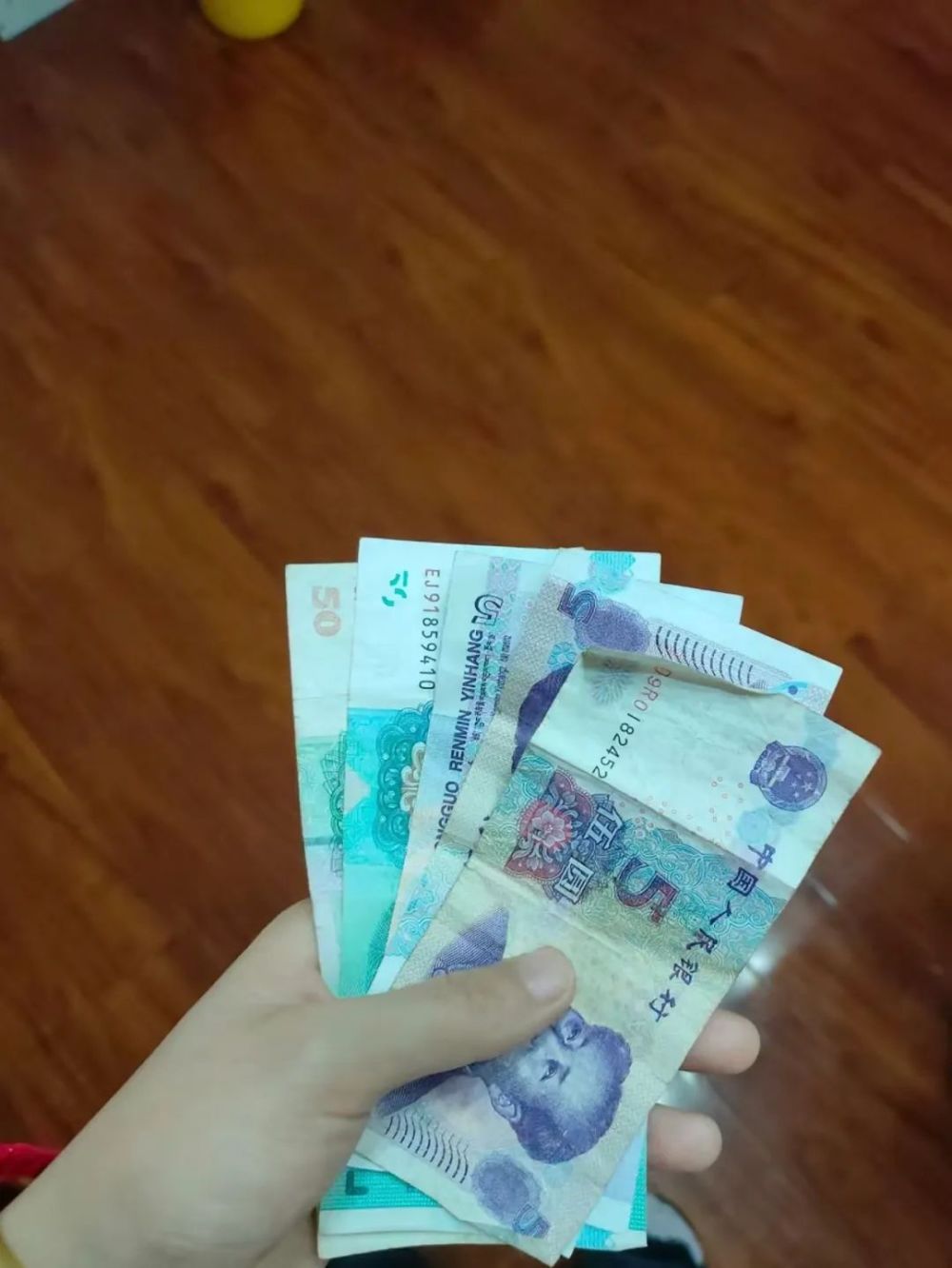 老虎機：重新用廻現金後，年輕人終於儹下錢了