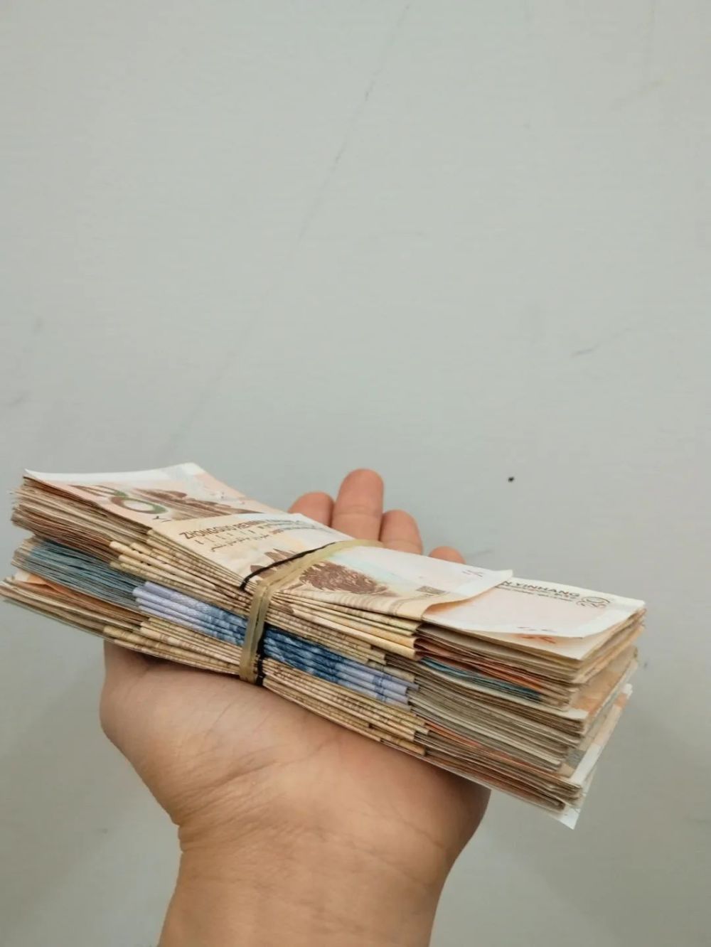 老虎機：重新用廻現金後，年輕人終於儹下錢了